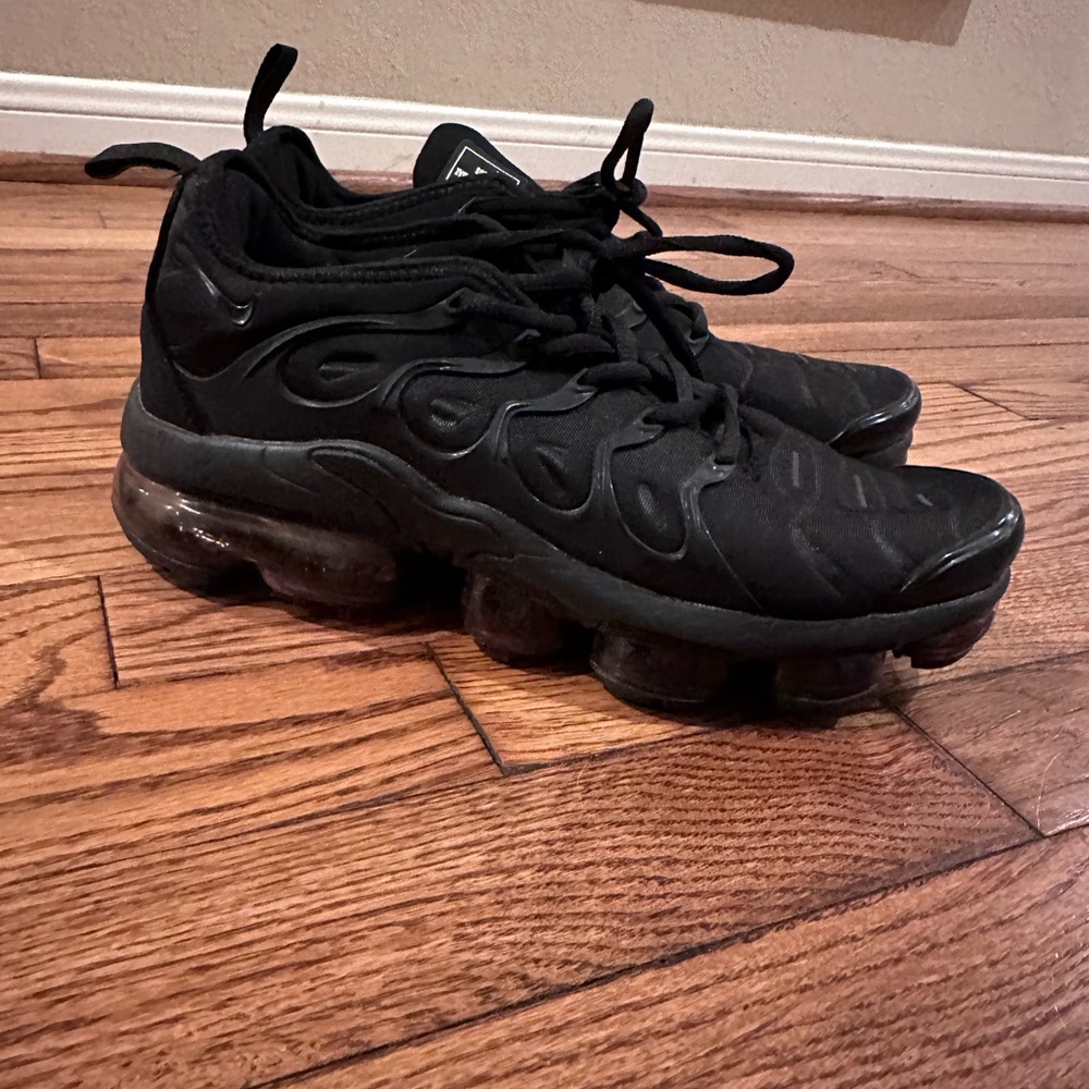 Nike Air VaporMax Plus
Men's Shoes Size 7